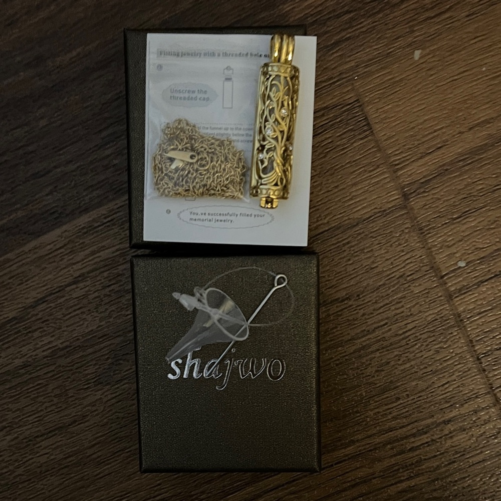 NEW without tags in box SHAJWO Wearable Memorial Necklace Cremation Jewelry - Picture 5 of 5